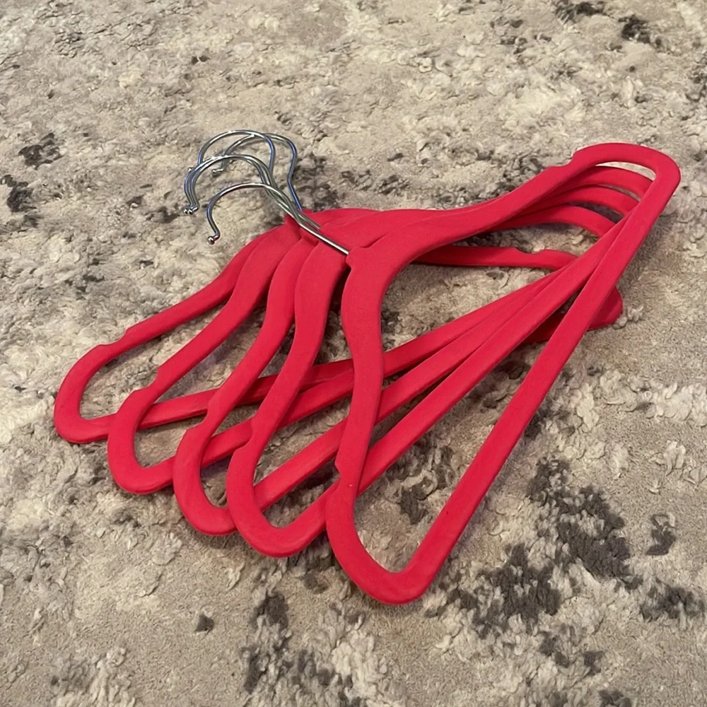 Girls 5 Pack Velvet Pink Hangers